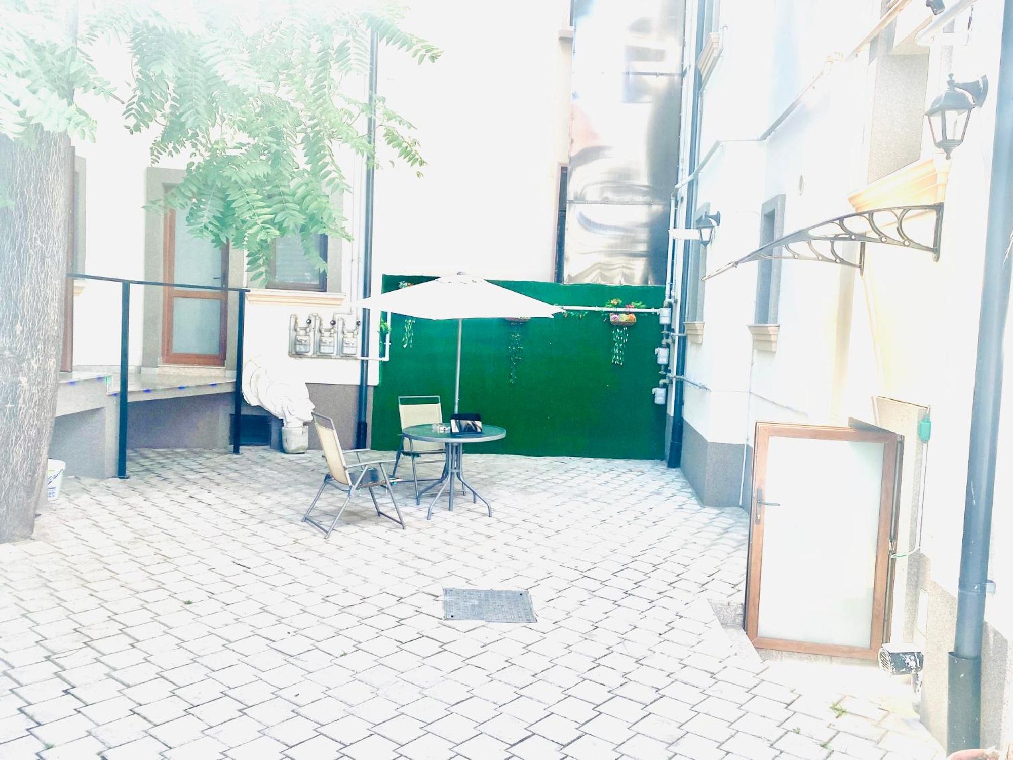 Cazan House Hostel บูคาเรสต์ ภายนอก รูปภาพ
